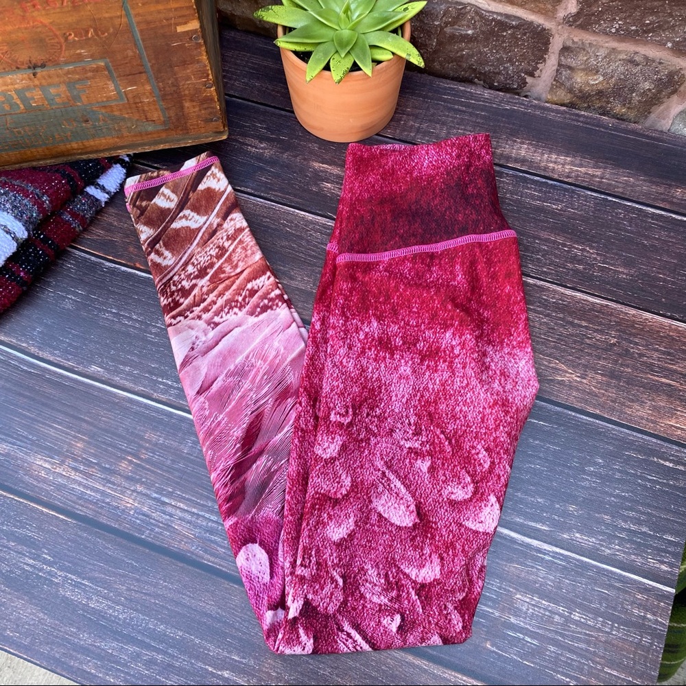 ✨NIYAMA SOL FEATHERS HI WAIST BAREFOOT LEGGING XS - Picture 2 of 11